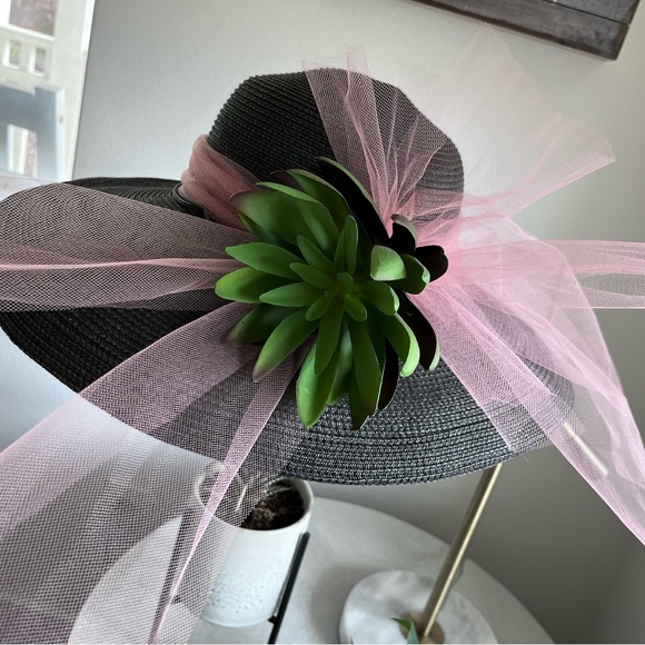 Meet your Posher, Angi 🍸 - Picture 10 of 12